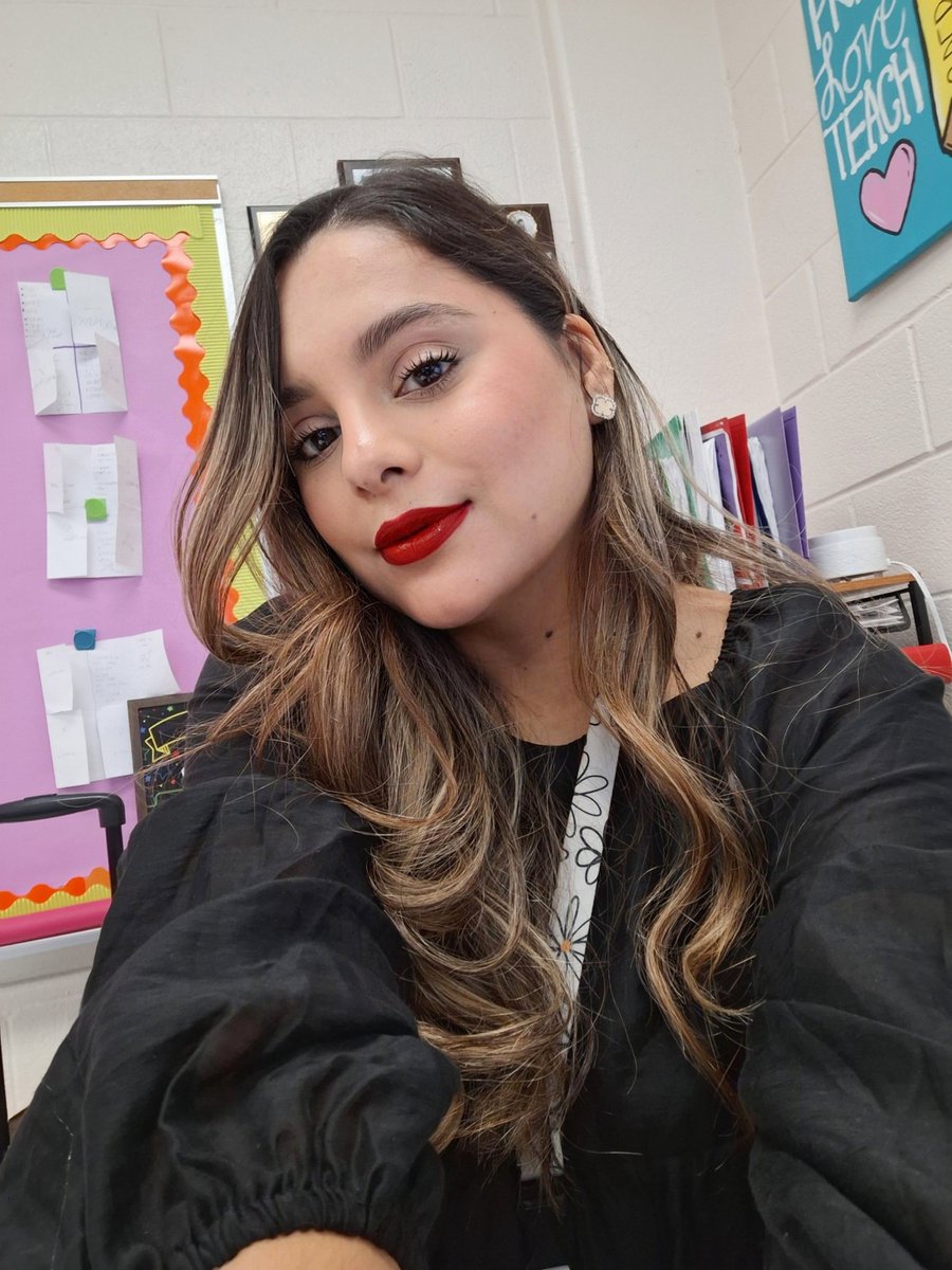 Hello! I'm Carmen, a 4th grade Math teacher from Texas. I'm going into my 12th year of teaching. If you can help with even 1️⃣ item from my wishlist, or simply share, my students and I would be so grateful! 💕#clearthelist
amazon.com/hz/wishlist/ls…