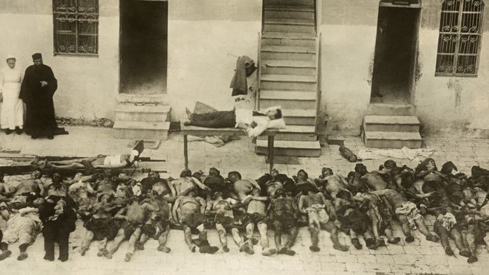Sarah4Trump_'s tweet image. Did you know the Muslim Ottoman Turks wiped out like 1.5 million Armenian Christians in 1915,
and @RTErdogan’s still covering up that genocide?