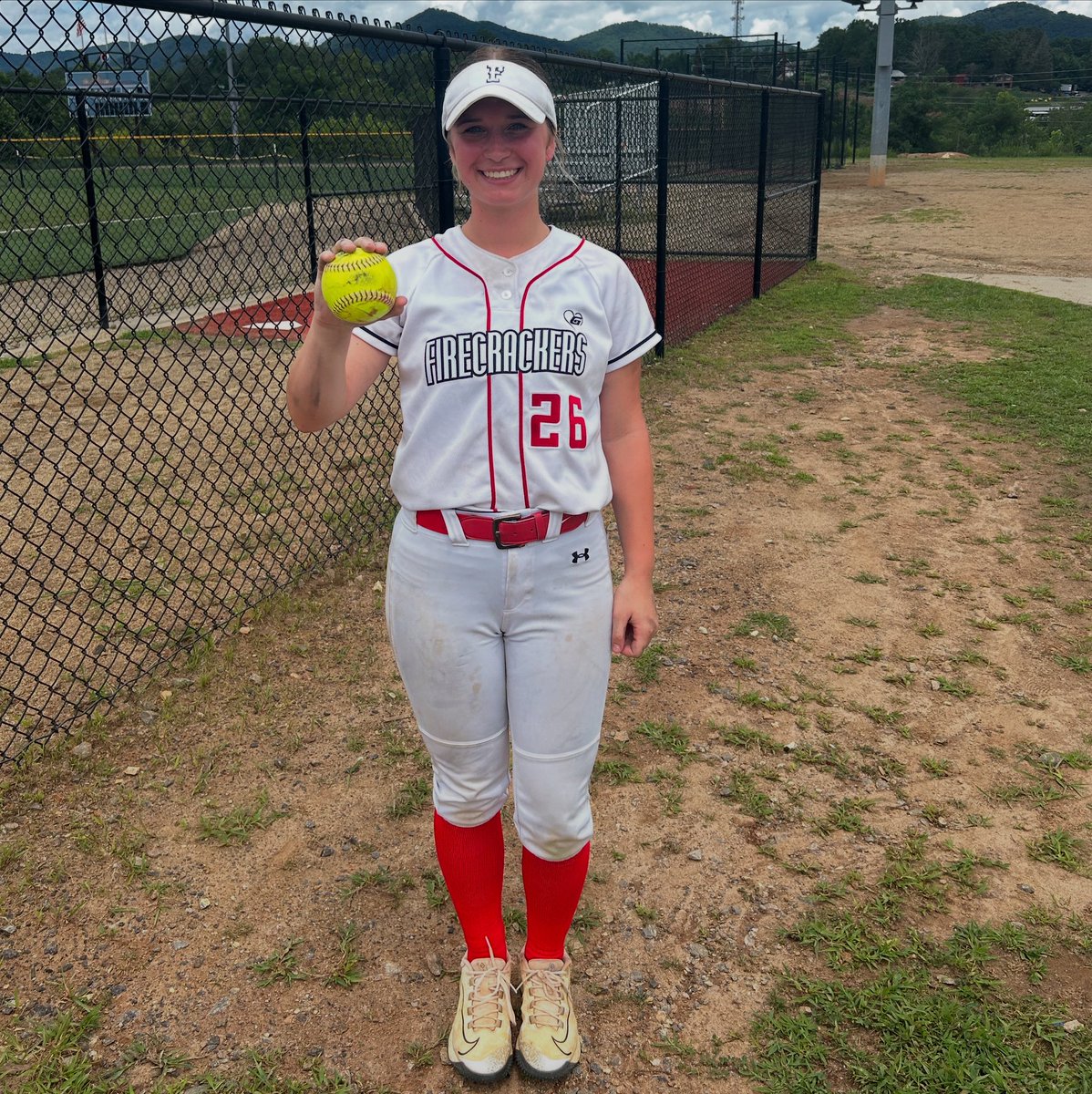 firecrackersmm's tweet image. B🧨G shoutout to @louisburg_sb commit @SBHayleighH26 for her backside, no-doubt 💣 in our last game Saturday 🧨🥎❤️
@CoachLee_LC @Firecrackersinc