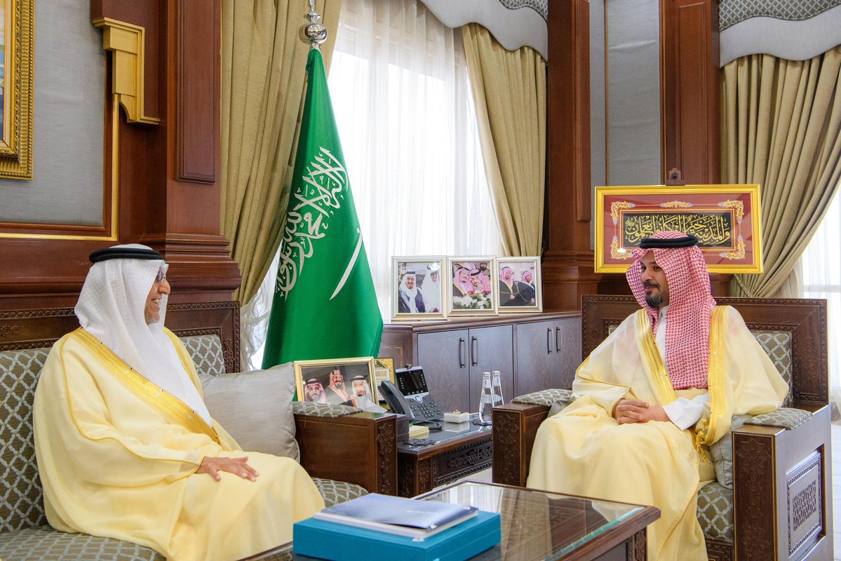 إمارة منطقة المدينة المنورة (@imarat_almadina) on Twitter photo سمو أمير منطقة #المدينة_المنورة #سلمان_بن_سلطان يستقبل معالي محافظ <a href="/SASOGOV/">المواصفات السعودية</a> الدكتور سعد القصبي، ويطّلع على جهود الهيئة السعودية للمواصفات في تعزيز سلامة المنتجات ومؤشر مطابقة السلع، إضافةً إلى عرض موجز حول اجتماعات مجلس SMIIC التي تستضيفها المدينة المنورة برئاسة المملكة. سمو أمير منطقة #المدينة_المنورة #سلمان_بن_سلطان يستقبل معالي محافظ <a href="/SASOGOV/">المواصفات السعودية</a> الدكتور سعد القصبي، ويطّلع على جهود الهيئة السعودية للمواصفات في تعزيز سلامة المنتجات ومؤشر مطابقة السلع، إضافةً إلى عرض موجز حول اجتماعات مجلس SMIIC التي تستضيفها المدينة المنورة برئاسة المملكة.