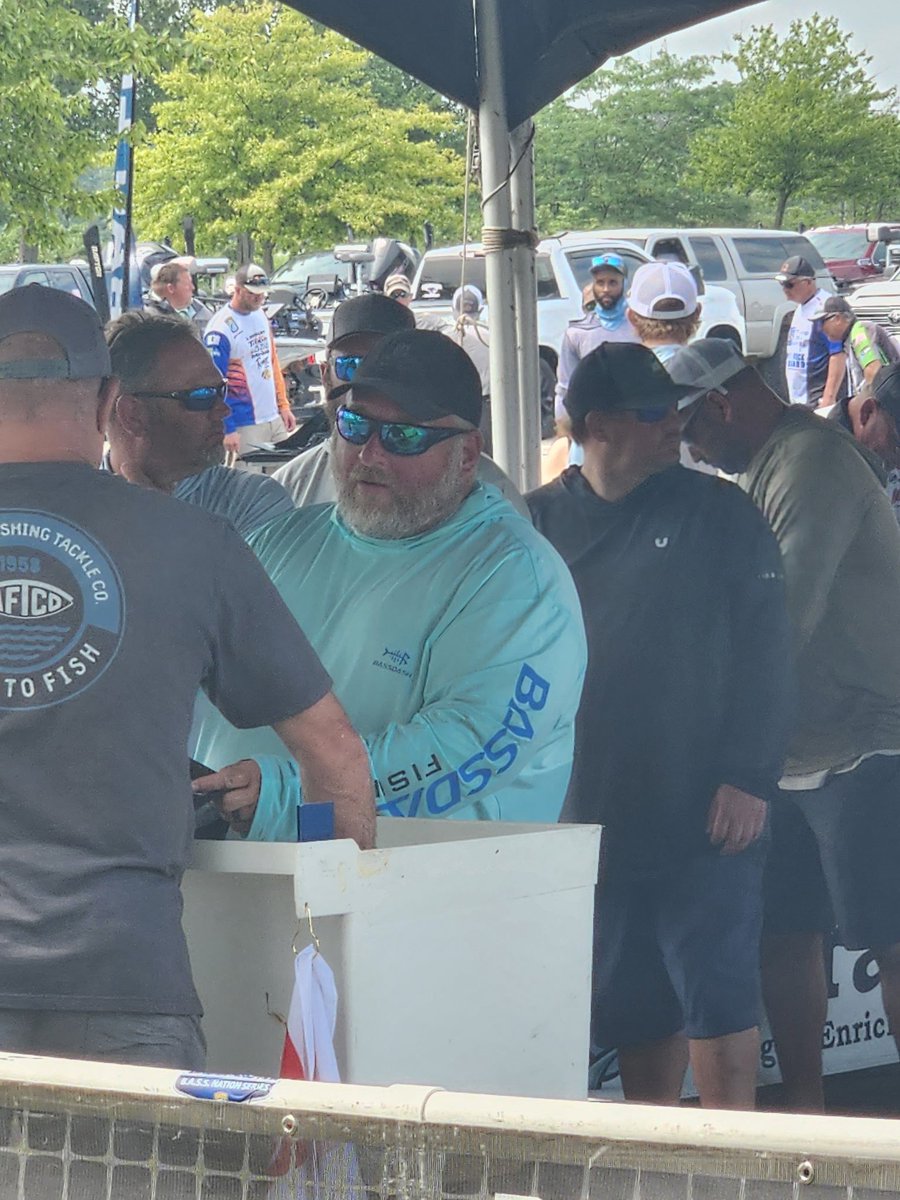MikeEgnacFishin's tweet photo. Not the finish we had wanted but went out on a mean Lake Erie for the Bass Nation Qualifier and finished in 39th place. https://t.co/10en5geAng