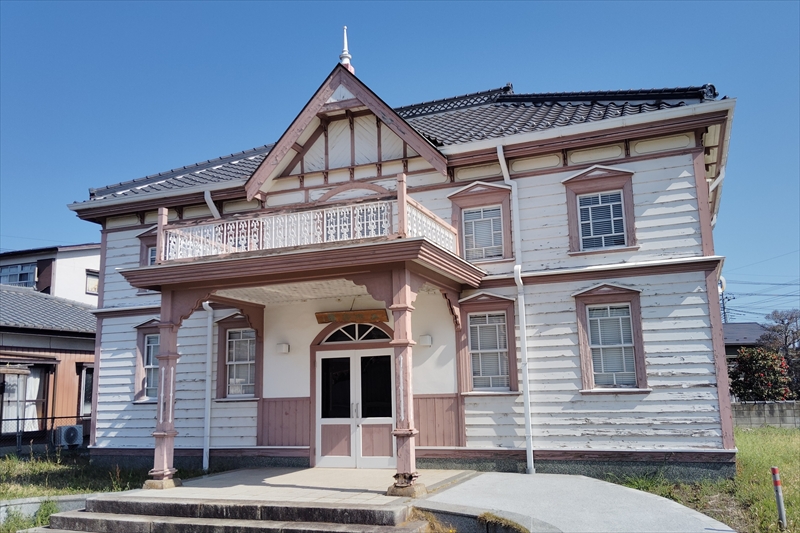 Asturio_t's tweet image. 茨城県常総市の水海道市街地。江戸、明治、大正、昭和初期と、いろんな時代の見栄えのする建物が残ってる。
「水海道を訪れる - 振り返ればロバがいる」 ayc.hatenablog.com/entry/2025/07/…