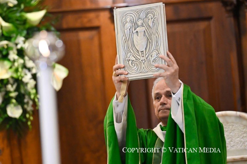 RichRaho's tweet image. Pope Leo: “Let us make summer an opportunity to care for others, to get to know each other and to offer advice and a listening ear, for these are expressions of love, and that is something we all need. Let us do so with courage. In this way, through solidarity, in the sharing of…