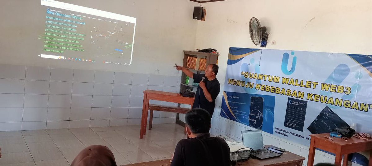 Quantum_ATS's tweet image. 😍Quantum Wallet offline meeting in West Java🇮🇩🇮🇩 Indonesia was a complete success
👥Local users gathered together to witness how Quantum Wallet empowers individuals and moves towards true financial freedom.
📱 Every lit mobile phone is a portal to the future
🤝 Every partner…