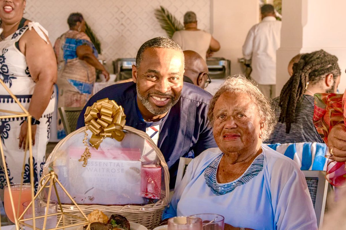 BermudaPremier's tweet image. Wishing Ms. Bernice Winifred Smith a happy 100th birthday. I joined her, along with Area MP and Deputy Speaker Lovitta Foggo, to celebrate this milestone. On behalf of the Government and people of Bermuda, I extend sincere congratulations.