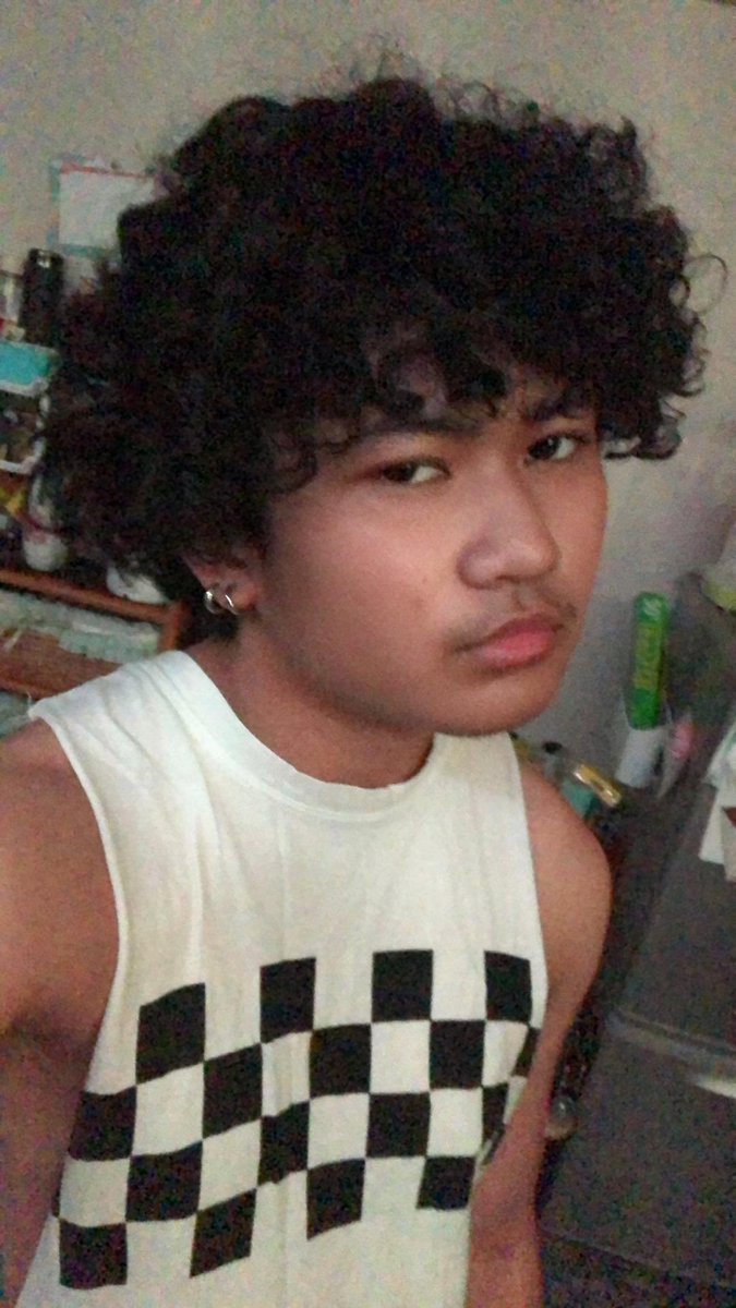 ej_enj's tweet image. no one cares but this the perfect way to mention i’m transmasc btw any pronouns are fine 🙃 #yjselcaday