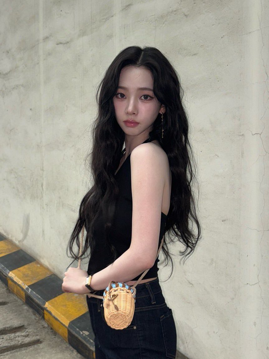 karo4_1's tweet image. 여자다