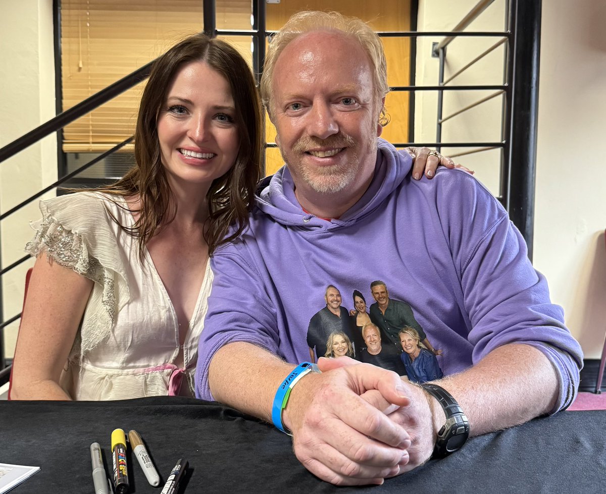 StreekyG's tweet photo. Amazing day with @ScreenStarEvent and the lovely @neighbours cast! #kymvalentine #libbykennedy #jacintastapleton #amygreenwood #eileensmith #daphneclarke @CharlotteChimes #charlottechimes #charlottechimes #nicolettestone #neighbours https://t.co/r4mwY65hfg
