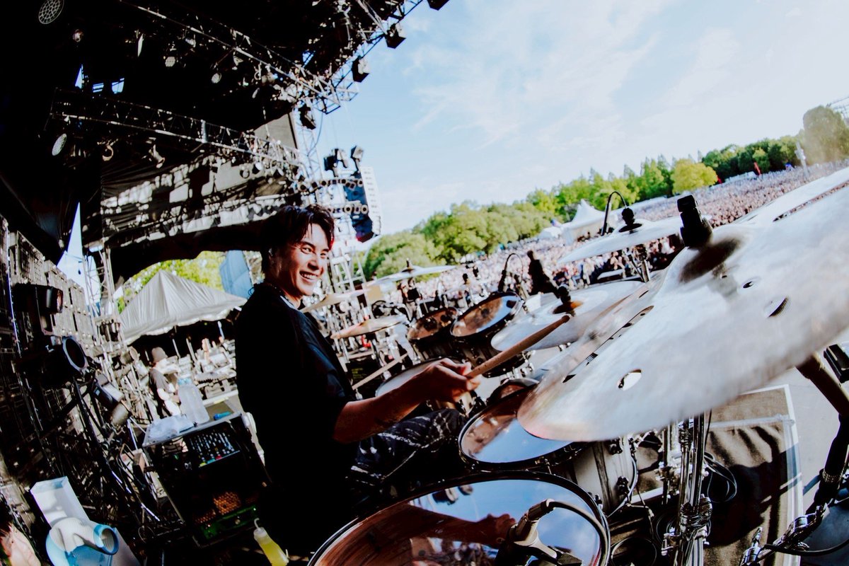 kidz_mfs's tweet image. ジャイガありがとう!!
久々の野外最高の景色でした。✌️
これ提案なんですけど、
夏フェス9.10月とかに変更しません?笑😛
全然その時期でも盛り上げちゃうんだけど。
主催者の方々是非ご検討お願いします🙏
📸 by @_SHOT_ROW_