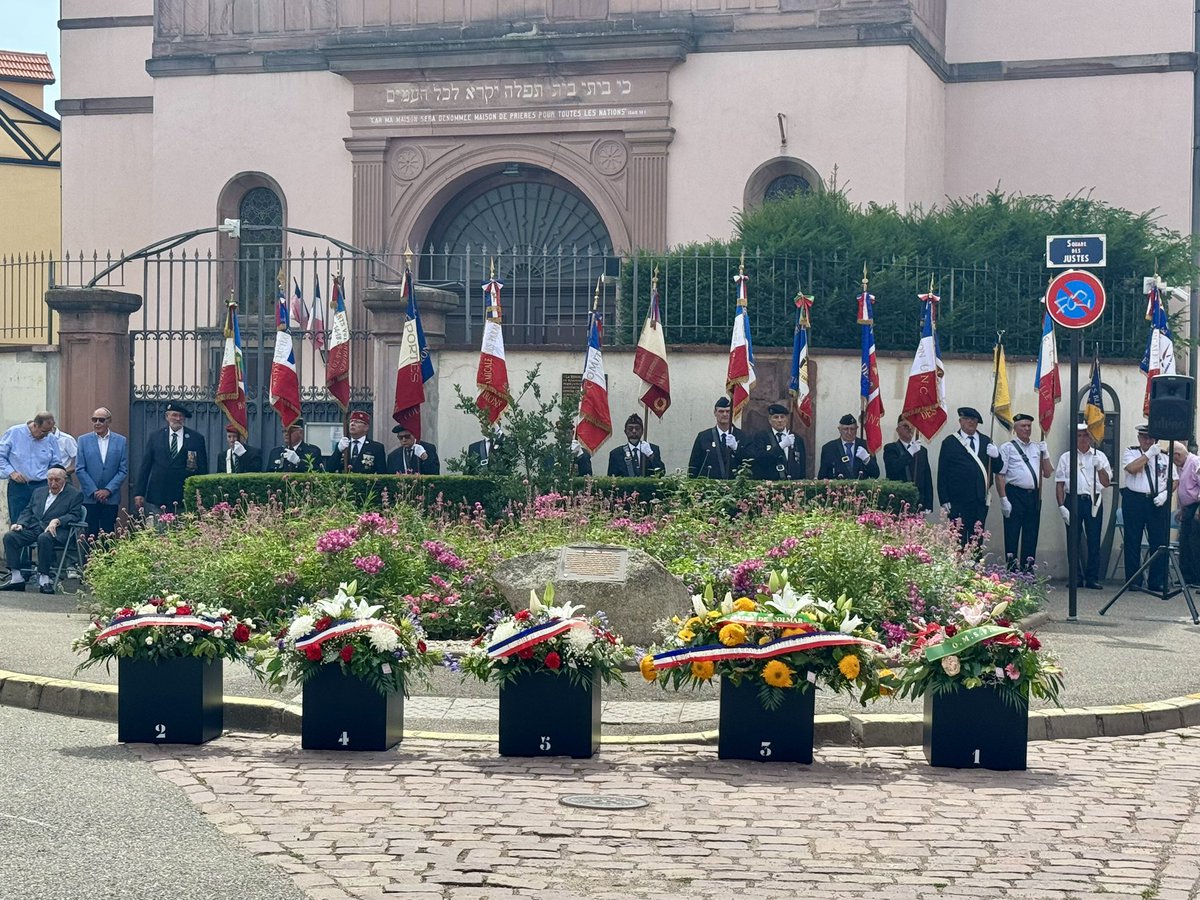 KlinkertBrigitt's tweet image. Ce 20 juillet à Colmar, hommage aux victimes des crimes racistes et antisémites de l’État français, et aux Justes de France.
Émotion lors du Kaddish prononcé par M. René Banner, 101 ans.
Ne jamais oublier.
#DevoirDeMémoire #JustesDeFrance