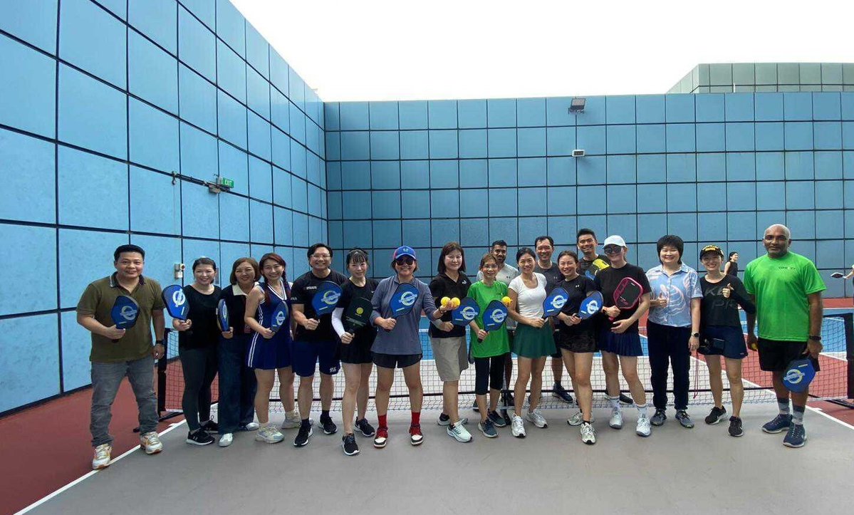 Cohesity's tweet image. Pickleball in 90° heat?
Just another day for our Singapore team 🏓 ☀️
Work hard, rally harder 💪
Explore careers with us: cohesity.co/40mwcmk
#WeAreCohesity #LifeAtCohesity