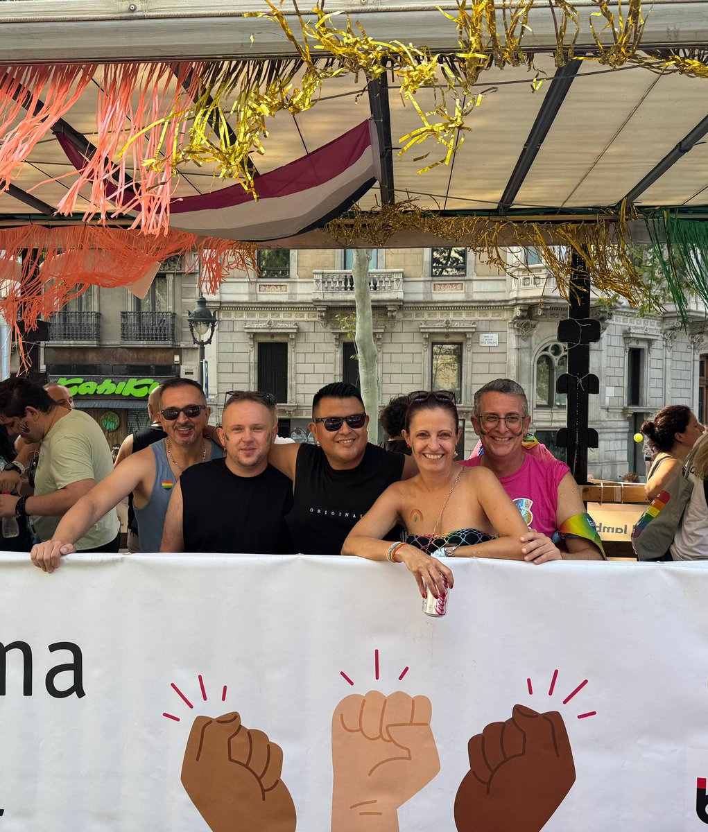 A la carrossa <a href="/plataformalgbti/">PlataformaLGTBIcat</a>