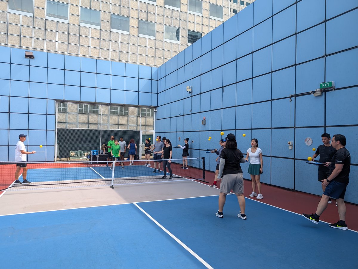 Cohesity's tweet image. Pickleball in 90° heat?
Just another day for our Singapore team 🏓 ☀️
Work hard, rally harder 💪
Explore careers with us: cohesity.co/40mwcmk
#WeAreCohesity #LifeAtCohesity