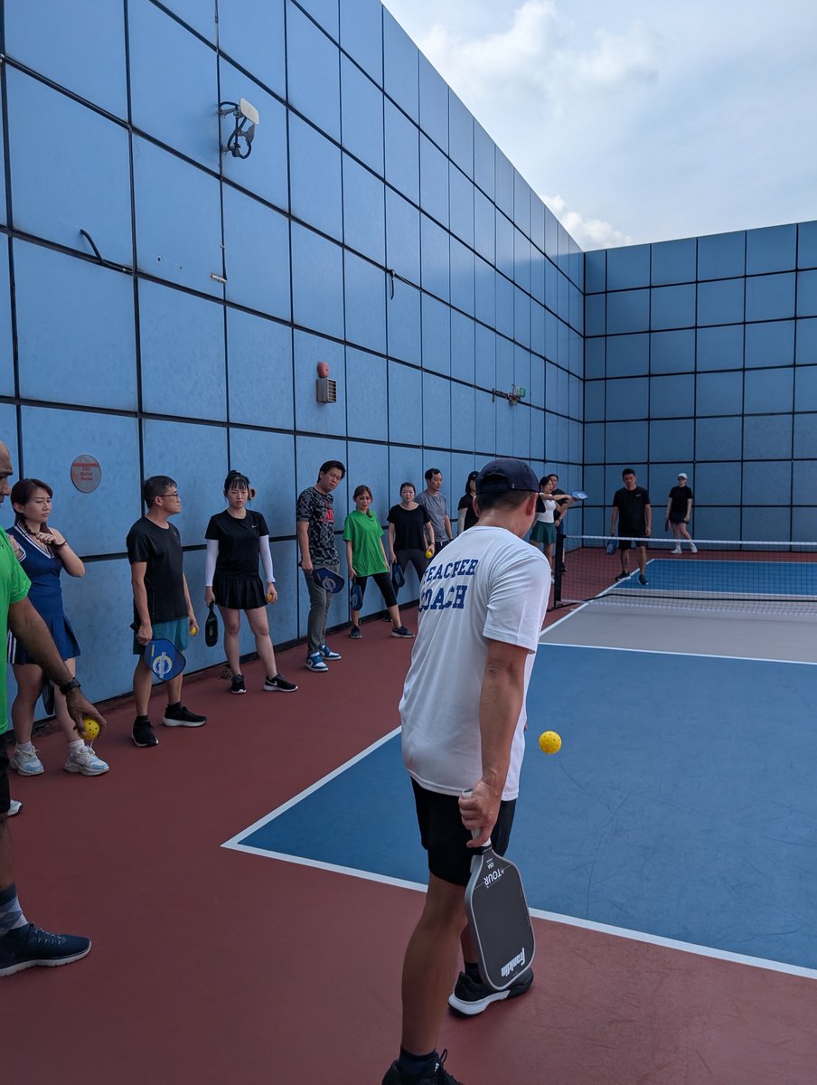 Cohesity's tweet image. Pickleball in 90° heat?
Just another day for our Singapore team 🏓 ☀️
Work hard, rally harder 💪
Explore careers with us: cohesity.co/40mwcmk
#WeAreCohesity #LifeAtCohesity