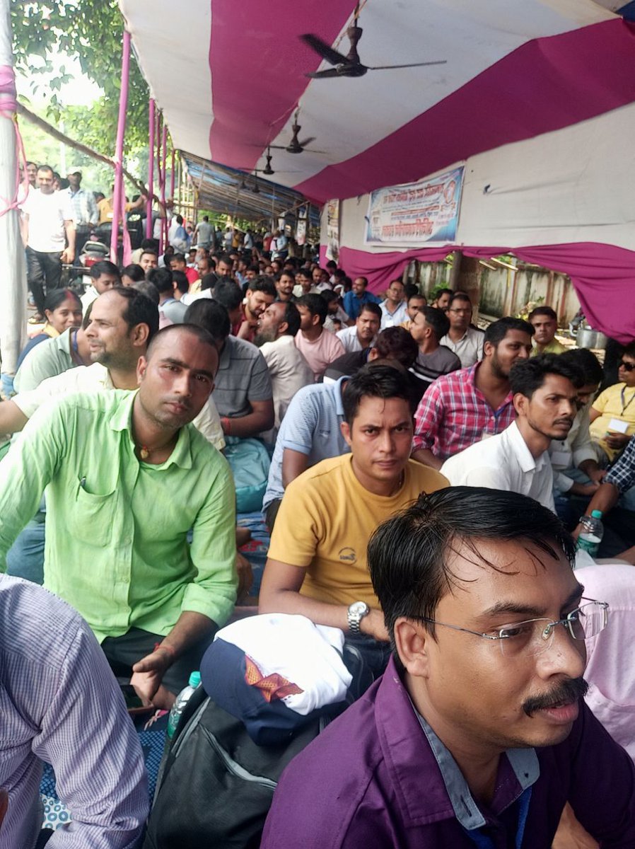 deounion's tweet image. आज हड़ताल के #चार_दिन बावजूद भी सरकार द्वारा कोई ठोस कदम नहीं उठाया गया। इस प्रकार की निष्क्रिय, नाकामयाब, नजर अंदाज करने वाली सरकार इन #Beltron कर्मियों की धैर्य की परीक्षा ना ले। सचिवालय से लेकर पंचायत कार्यालय तक के सिस्टम को शटडाउन कर दिया गया है। @NitishKumar @Jduonline