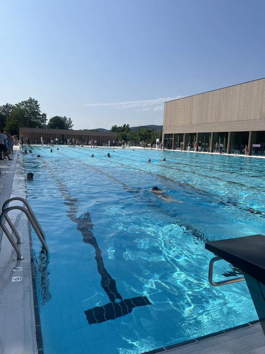 visitljubljana's tweet image. Vevฤe Swimming Pool Complex: Grand Opening!
Splash into fun!ย ๐โโ๏ธย Indoor: 25m pool, gym, saunas. Outdoor: 50m pool, 2 kids' pools, playground, sports field.ย ๐คธโโ๏ธย And an easy public transport access!ย ๐
#visitljubljana #ljubljana #ifeelslovenia