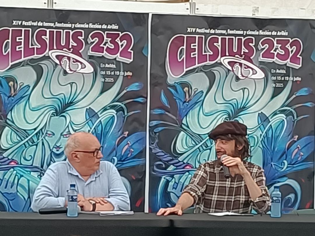 literfan's tweet image. No soy un apasionado de las firmas, pero confieso que mi mejor momento fanboy del pasado @festivalcelsius lo tuve con @daviducles_, autor de charla reposada, sencilla y cautivadora, y escritura absolutamente mágica
