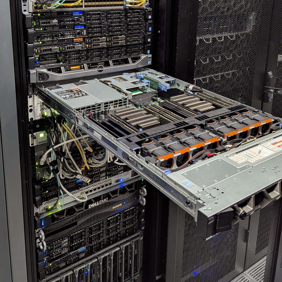 Mise en production d'un nouveau R640 😊

w/ <a href="/HolyCloud_FR/">HolyCloud</a>