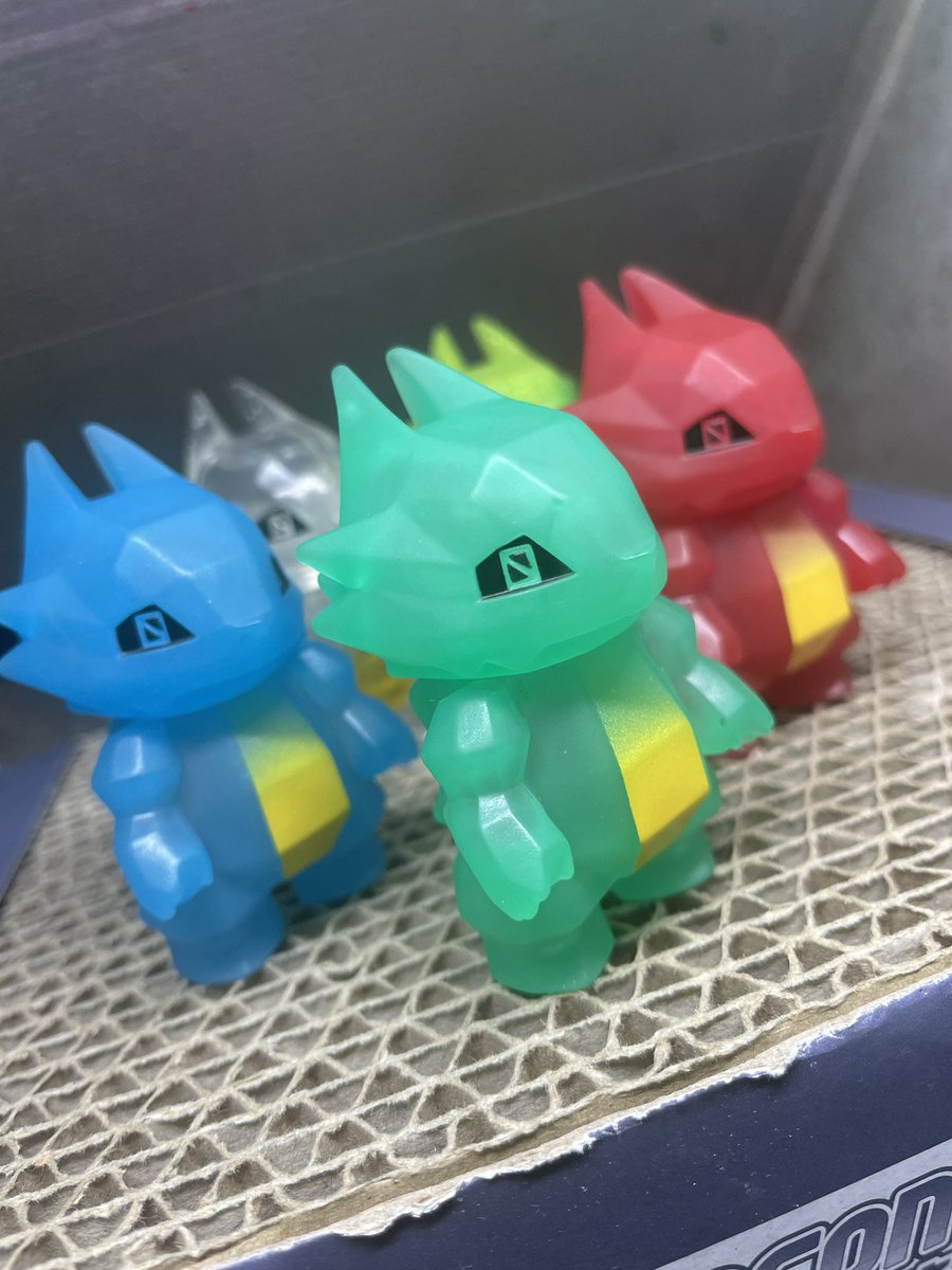 _nekorat's tweet image. VAG44で販売予定のサンプル展示の許可をメーカー様からいただきましたのでワンフェスで持って行きます!是非見に来てください🐉✨
※監修中なので一部異なる場合があります。
#ワンフェス2025s
#VAG
#ドラポリゴン
#ソフビ