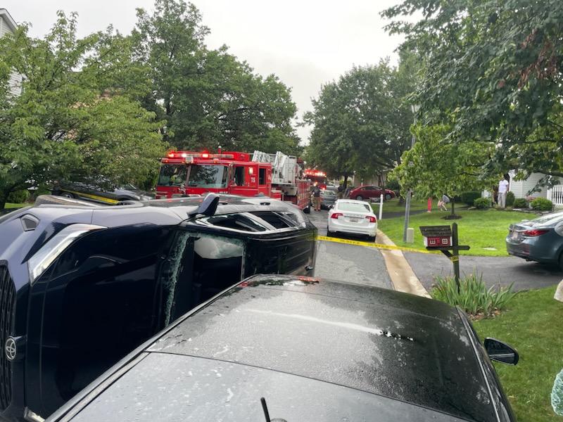 DavidPazos15's tweet image. .@mcfrs dispatched at 720am for vehicle rollover w/entrapment. Crews located a Rav4 hit a parked car and rolled over with 1 trapped. 1 adult driver extricated and declined EMS care. Crews leaving shortly. @mcfrsPIO