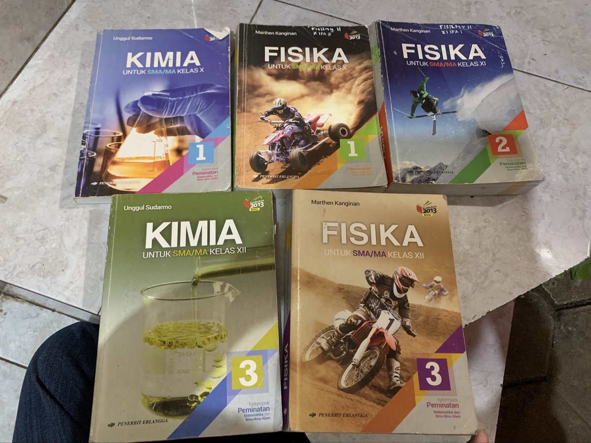 uchagiw's tweet image. WTS BUKU SMA SERI ERLANGGA

25k/each yaa masii bagus bagus semuaa. alasan dijual karena udah gak kepake lagi dan suda kuliah

#studytwt #ambistwt