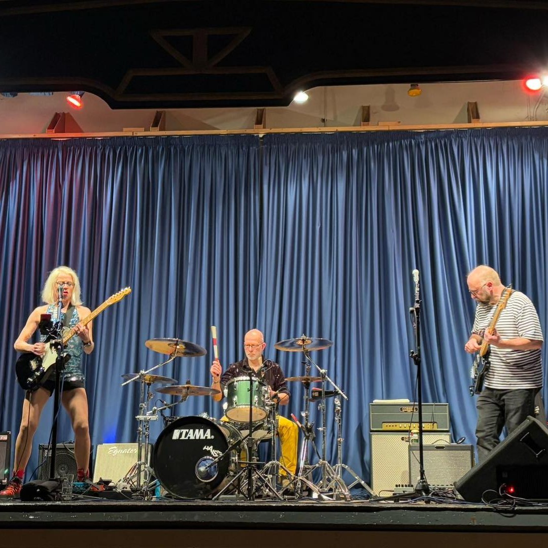 East Cheshire NHS Trust (@eastcheshirenhs) on Twitter photo One of Macclesfield Hospital’s consultants will be taking to the stage this September in aid of raising funds for <a href="/ECNHSCharity/">East Cheshire NHS Charity</a>.
Read more ➡️ ow.ly/xbYS50WrRIE One of Macclesfield Hospital’s consultants will be taking to the stage this September in aid of raising funds for <a href="/ECNHSCharity/">East Cheshire NHS Charity</a>.
Read more ➡️ ow.ly/xbYS50WrRIE