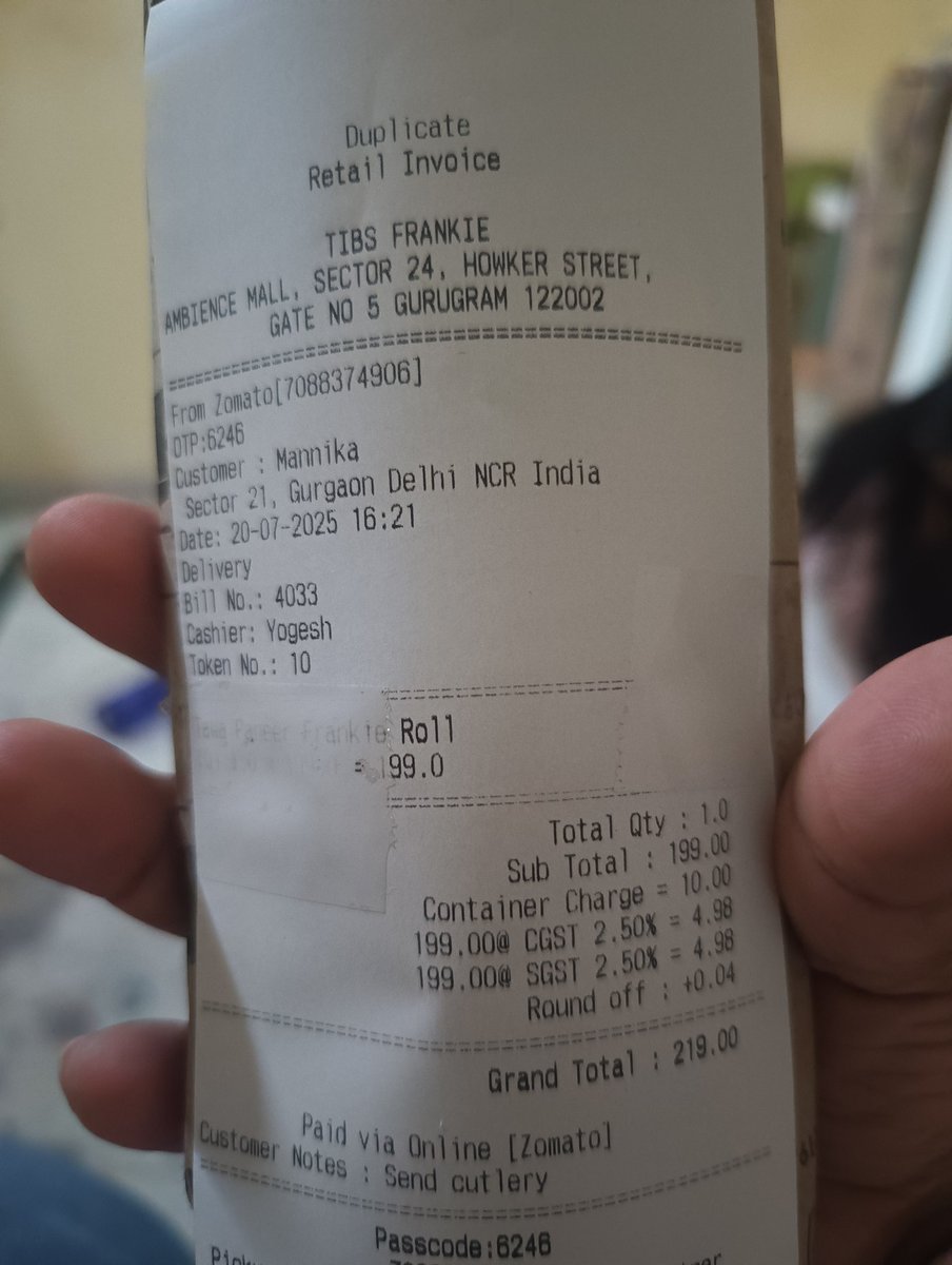 mannika_am's tweet photo. @zomato @zomatocare the bill on Zomato was 231.25 whereas the restaurant bill was 219. Please explain why? https://t.co/YzbF71CuUZ
