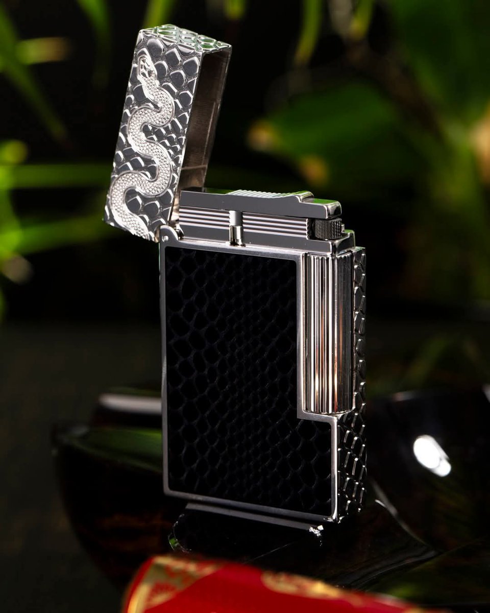 aficionadohub's tweet image. Shed the old, spark the new.
S.T. Dupont’s Year of the Snake is slick, shiny, and seriously sharp.

 #STDupont #YearOfTheSnake