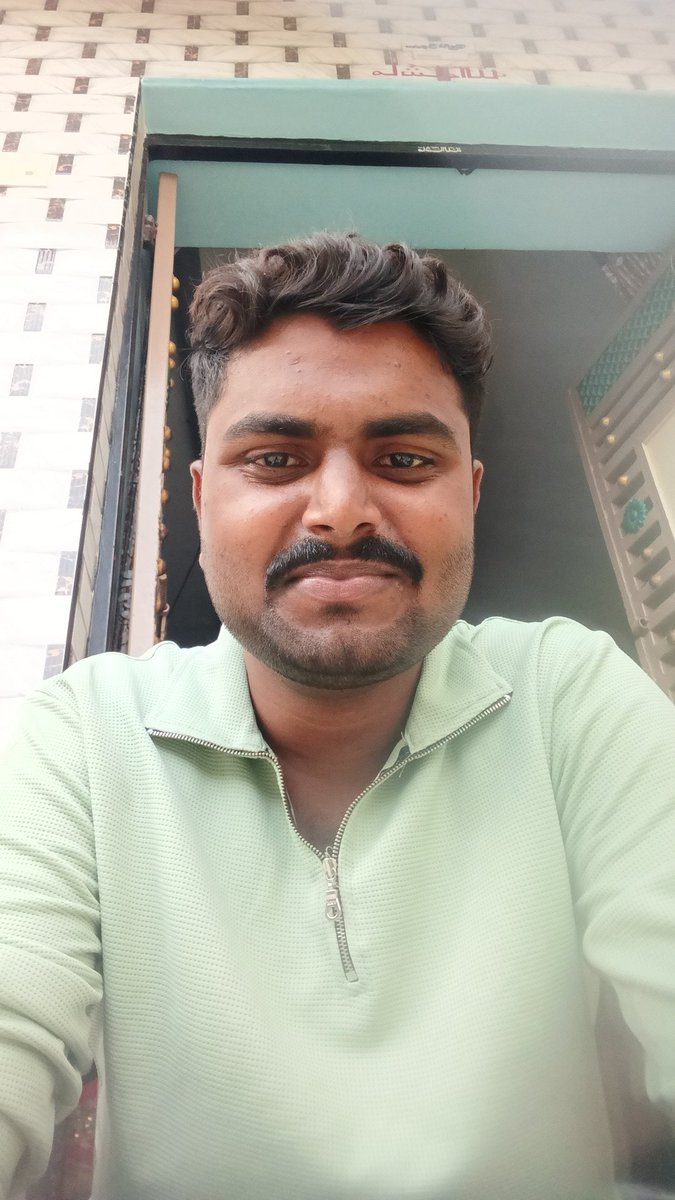 ShaikSamiullah8's tweet photo. @_VardhanDHFM_ @urstrulyMahesh Almost same tshirt bro 😜 https://t.co/QQp6w8jM0K
