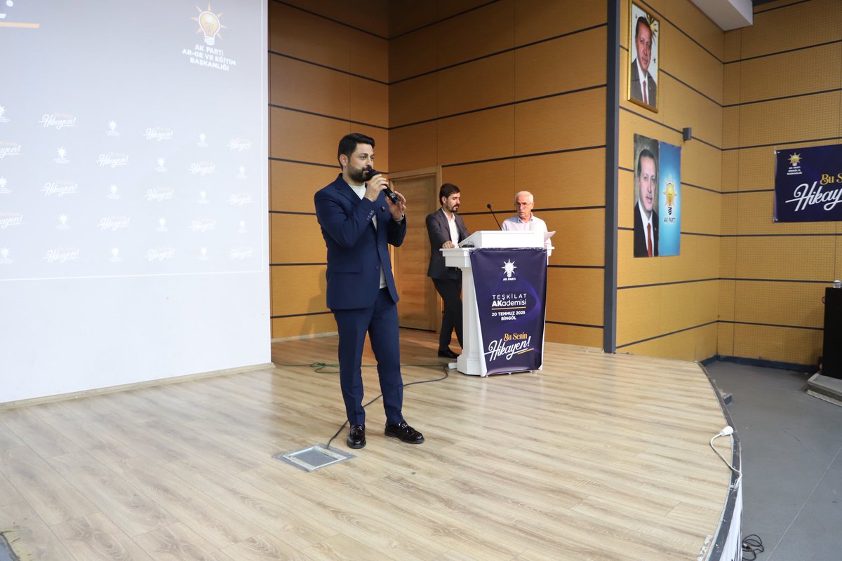 AK Parti Bingöl (@bingolakparti) on Twitter photo İl Başkanımız <a href="/yilmaz_seven/">Av. Yılmaz SEVEN</a>’in kapanış konuşmasıyla Teşkilat AKademisi Eğitim Programımız tamamlandı. Bilgilendirici sunumlarıyla programımıza değer katan İstanbul Milletvekilimiz <a href="/HulusiSenturk/">Hulusi ŞENTÜRK</a>
Gazeteciler <a href="/ferhatmurat/">Ferhat Murat</a> ile Ersin Çelik ve İletişimci <a href="/nurhaktan/">Nur Haktan 🇹🇷</a>’a teşekkür ederiz. İl Başkanımız <a href="/yilmaz_seven/">Av. Yılmaz SEVEN</a>’in kapanış konuşmasıyla Teşkilat AKademisi Eğitim Programımız tamamlandı. Bilgilendirici sunumlarıyla programımıza değer katan İstanbul Milletvekilimiz <a href="/HulusiSenturk/">Hulusi ŞENTÜRK</a>
Gazeteciler <a href="/ferhatmurat/">Ferhat Murat</a> ile Ersin Çelik ve İletişimci <a href="/nurhaktan/">Nur Haktan 🇹🇷</a>’a teşekkür ederiz.