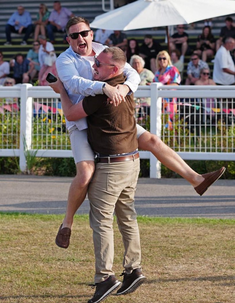 Every Sunday all of our owners, syndicate members and followers get an update on all the horses and a look at what we have been up to - Communication is THE most important part of syndicate management- hit the link - see what had us jumping for joy!

nickbrownracing.co.uk/News/8271/d-day