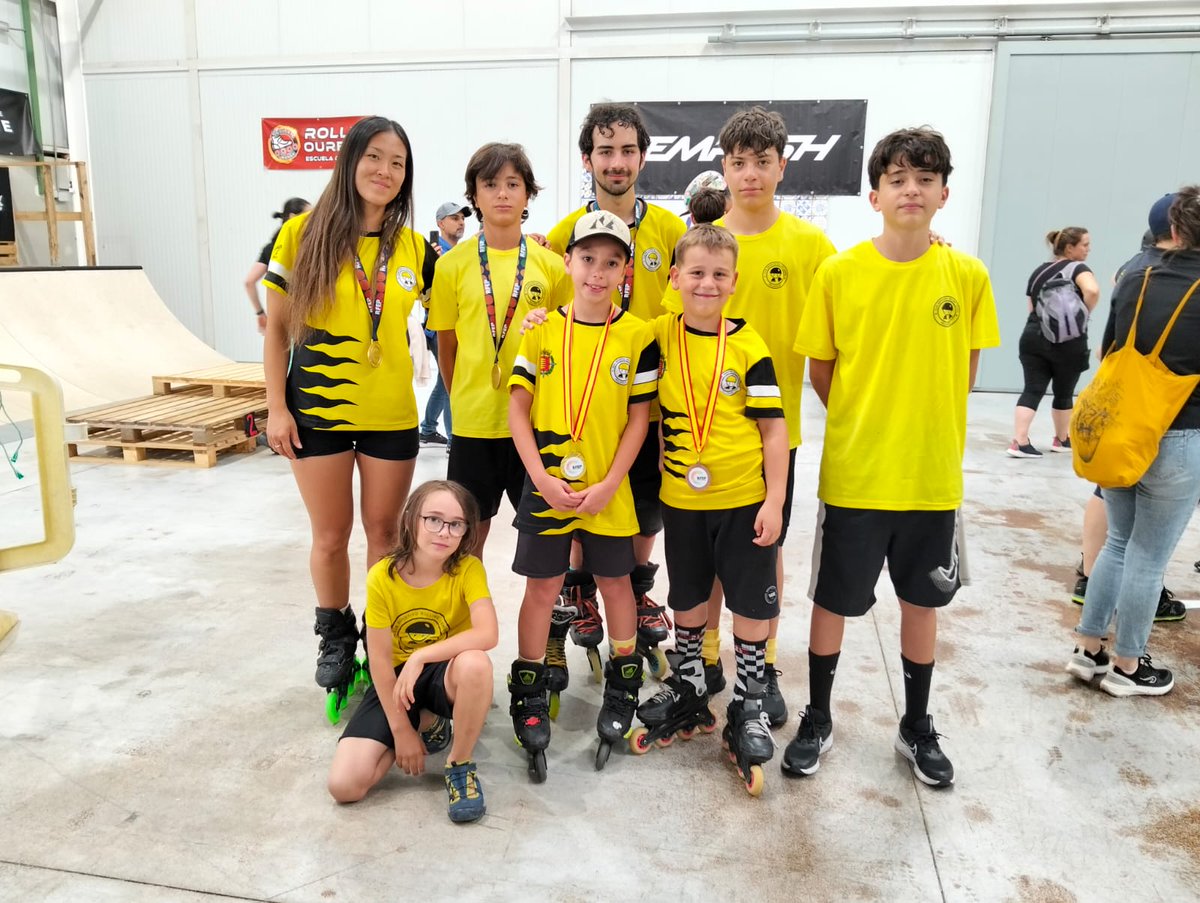 Rolling Lemons Valladolid (@rolling_lemons) on Twitter photo Super Team Skate Cross ⚡ en el Campeonato de España 🔥
🥇 Linda Zhu
🥇 Miguel Morante
🥉 Raúl Falagán
Y en el Open Sub-11
🥇 Miguel Delgado
🥉 Hugo Sanz
📍 Ourense
<a href="/AyuntamientoVLL/">Ayto. de Valladolid</a> <a href="/Deportesjcyl/">Deporte Castilla y León</a> <a href="/patinajecyl/">Federación de Patinaje de Castilla y León</a> <a href="/afedecyl/">Afedecyl</a> <a href="/DeportesVLL/">DeportesVLL</a> <a href="/FedPatinaje/">RFEPatinaje</a> <a href="/LunaLunaeCar/">Luna Lunae</a> Super Team Skate Cross ⚡ en el Campeonato de España 🔥
🥇 Linda Zhu
🥇 Miguel Morante
🥉 Raúl Falagán
Y en el Open Sub-11
🥇 Miguel Delgado
🥉 Hugo Sanz
📍 Ourense
<a href="/AyuntamientoVLL/">Ayto. de Valladolid</a> <a href="/Deportesjcyl/">Deporte Castilla y León</a> <a href="/patinajecyl/">Federación de Patinaje de Castilla y León</a> <a href="/afedecyl/">Afedecyl</a> <a href="/DeportesVLL/">DeportesVLL</a> <a href="/FedPatinaje/">RFEPatinaje</a> <a href="/LunaLunaeCar/">Luna Lunae</a>