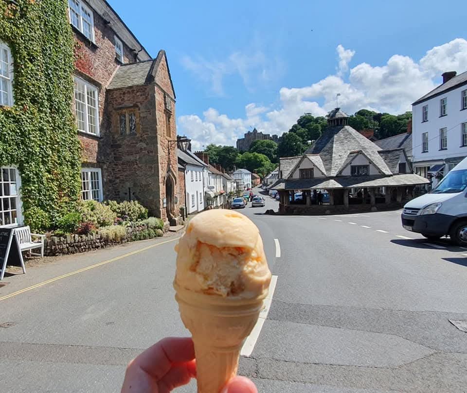 Dunster_Info's tweet image. It’s International Ice Cream Day! 🍦
Why not treat yourself to an ice cream in Dunster and make your Sundae extra sweet?
#Dunster #DunsterVillage #IceCreamDay #DunsterInfo #SundayTreat