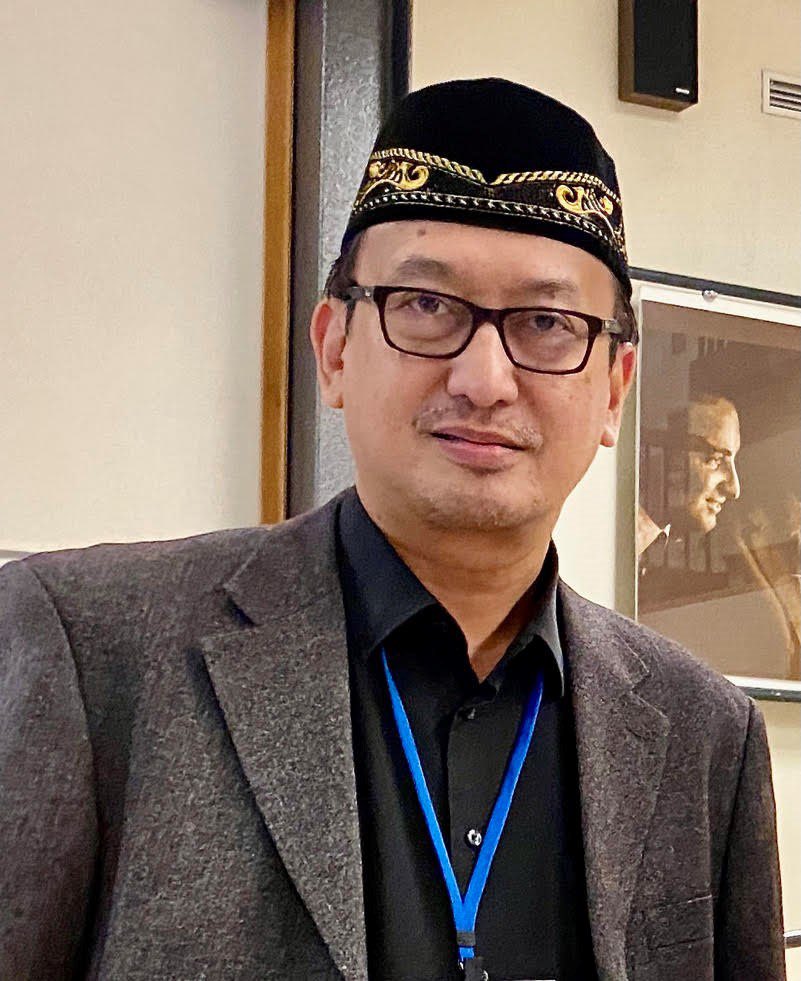 KAICIID's tweet image. 🕊️ Episode 2 of 3:
Bridging Divides: Practising Religious Literacy for #Peace
🗓️ 21 July | 30-minute #webinar
🎙️ Dr. Dicky Sofjan
🔗 shorturl.at/HjZN6
Explore how religious literacy fosters #peacebuilding in conflict zones through inclusive, community-led approaches.…