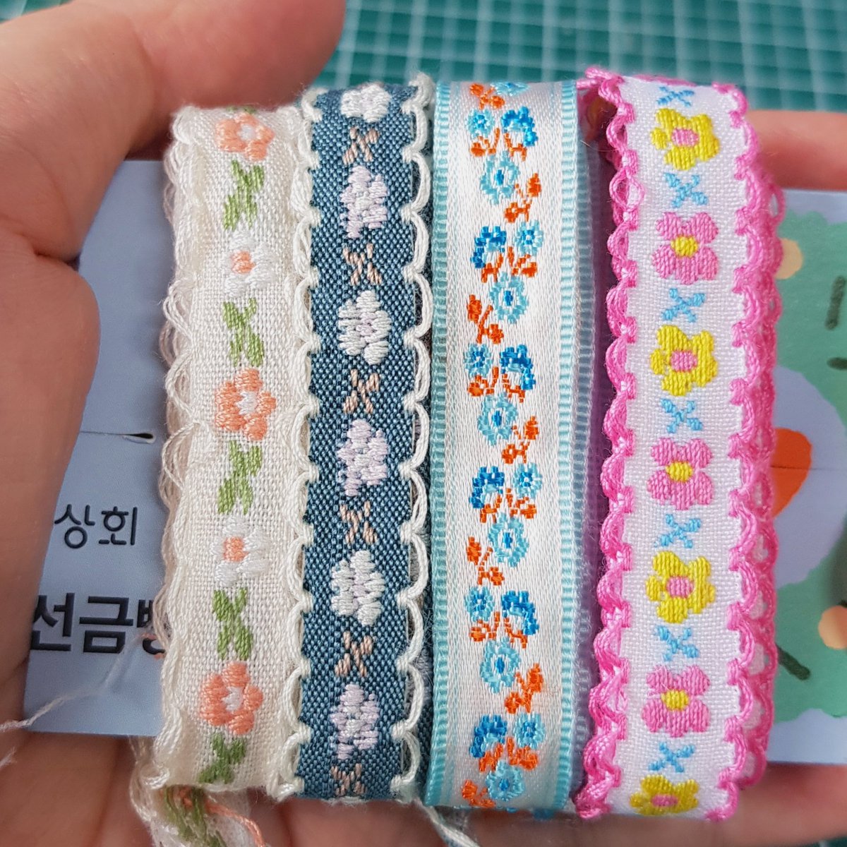 [RT=♡] 안녕하세요. 사진의 오비츠11사이즈 '말기원피스(short)'을 조만간 판매하려는데 판매 전 의견을 묻고자 글을 올립니다. 관심 있으신분 타래의 투표 부탁드립니다🥰(타래에 계속)