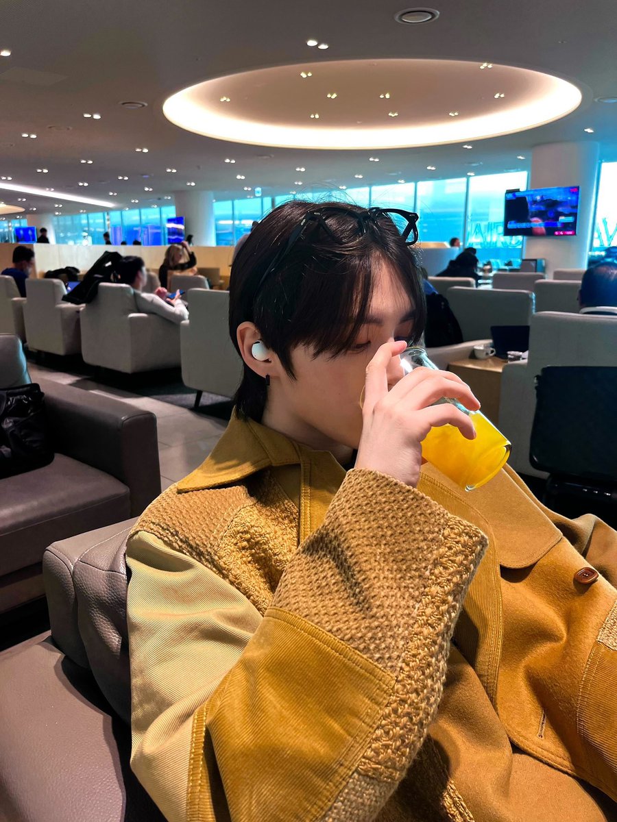 요즘 내 배경화면 자치하시는 ...