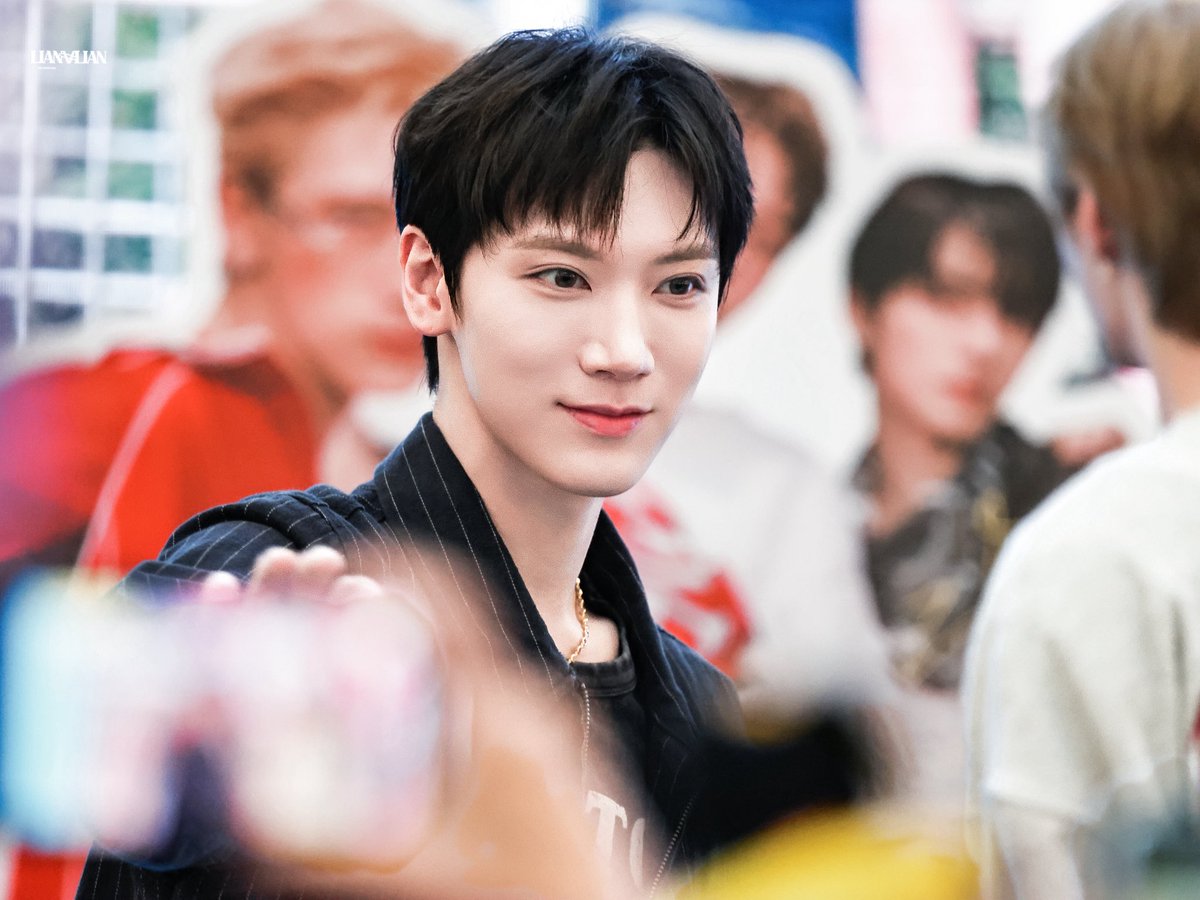 귀여워서 찍었습니다 ​​​
📍大融城

#李永钦 #TEN #텐 
#威神V #WayV #웨이션브이