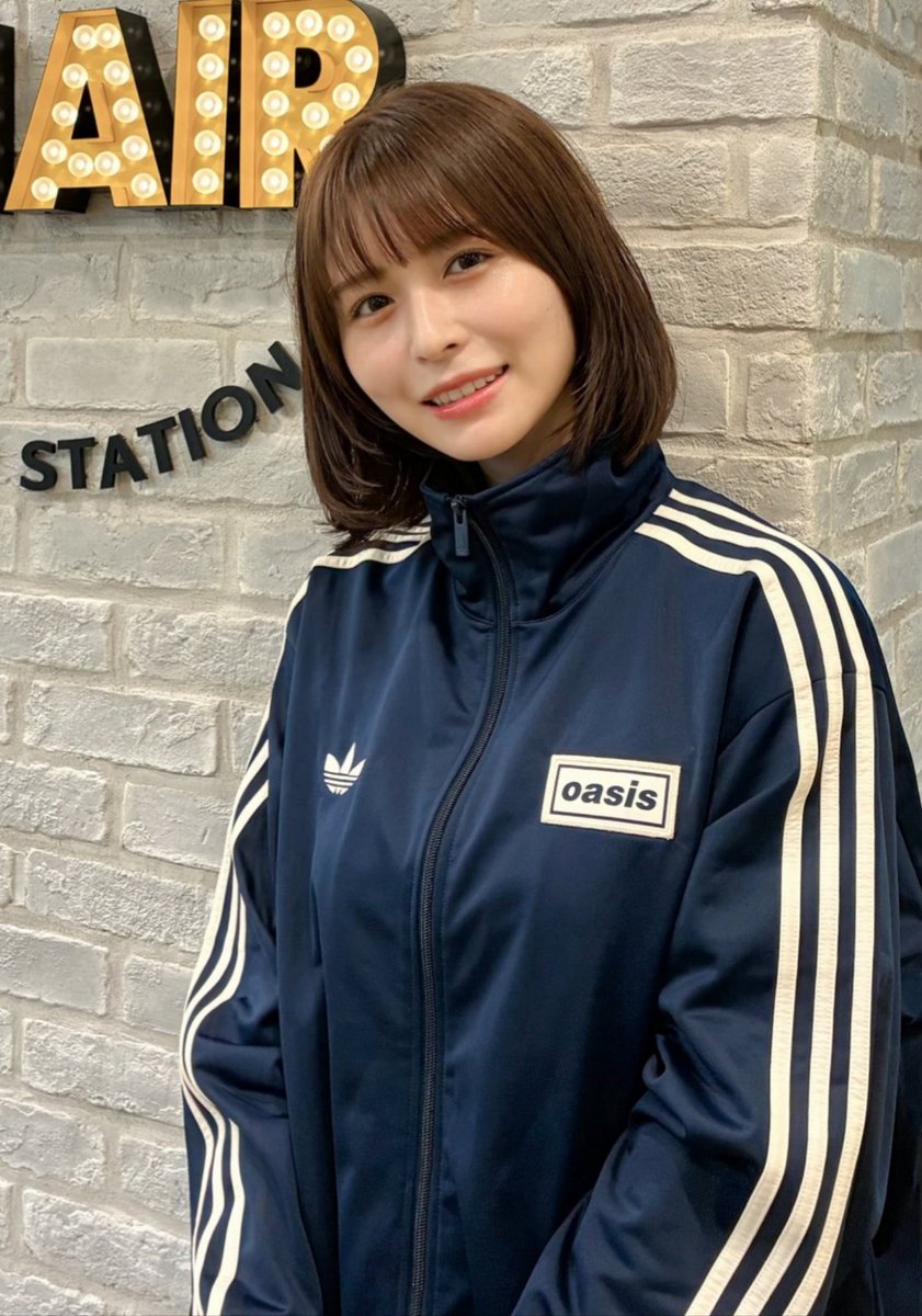 ブリットポップ・ガール #長濱ねる さん。 しかしジャージは物販なの