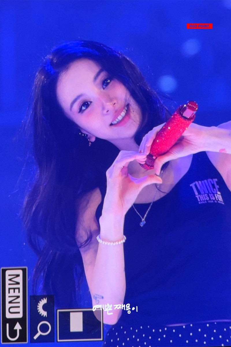 bfchaengjin's tweet photo. chaeyoung really has the power to heal everyone and anything in a matter of minutes :,) https://t.co/4U8vCzOKss