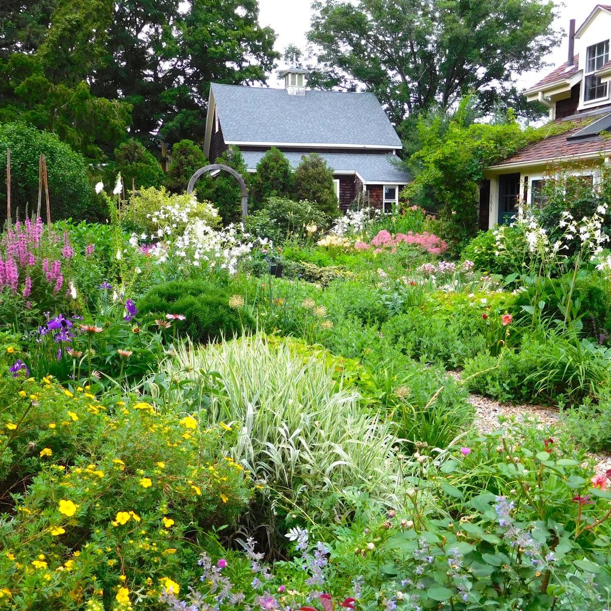 WillManidis's tweet image. you can learn an unbelievable amount about how different cultures think by looking at their gardens
very clearly a reflection of the deepest parts of your mind and values