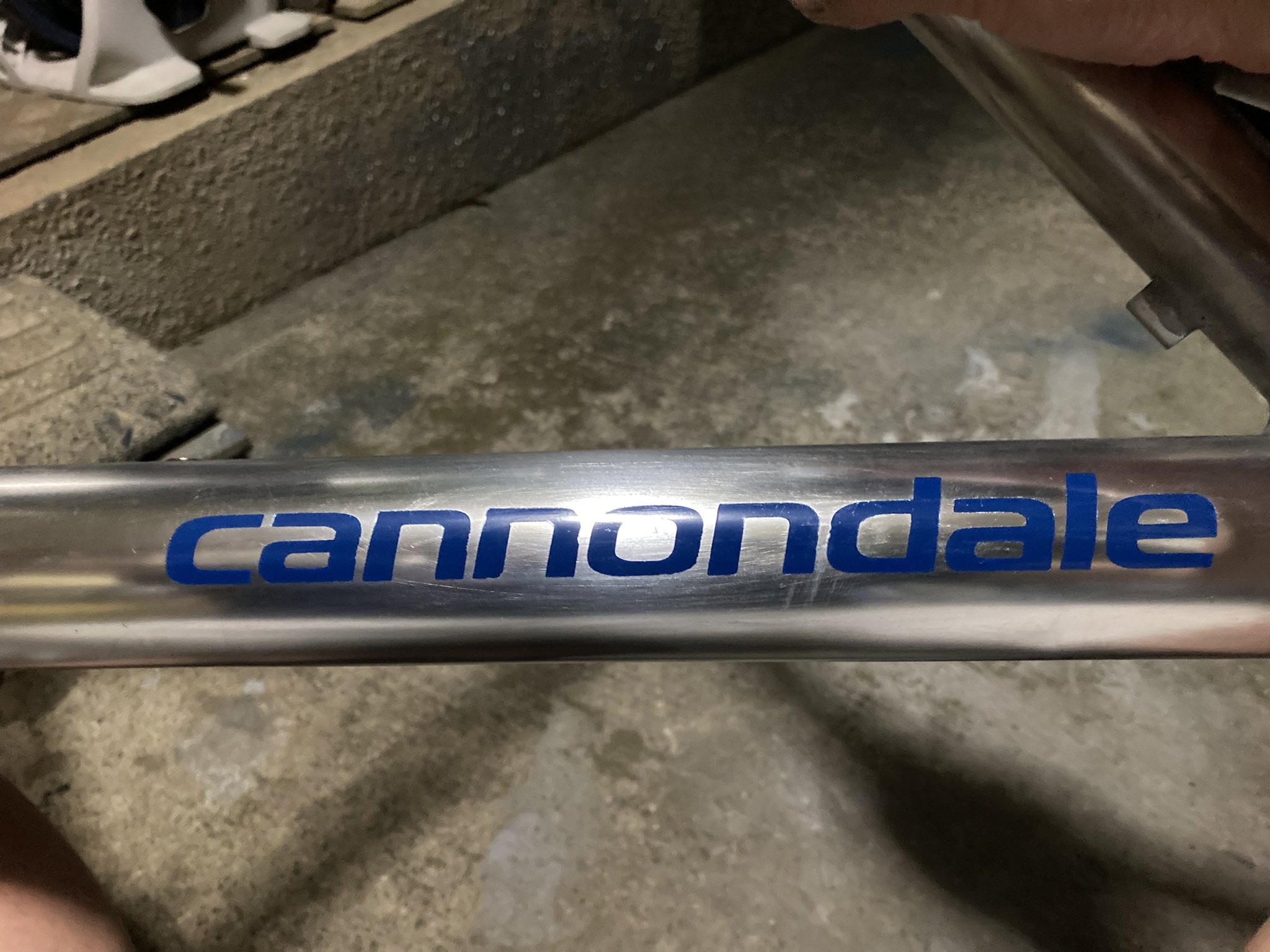 停止。          ぺぺ ˚✩  脚休め (@eB0lRC0JYyLYnpk) / X