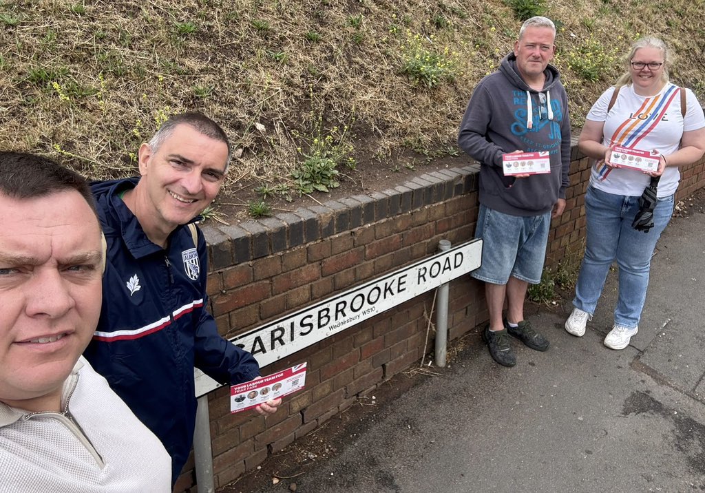 Made a start on Carisbrooke Road this morning with Liz Giles, Terry Fitzgerald and Wednesbury North local councillor Luke Giles listening to residents local concerns. 
#workingallyearroundnotjustatelectiontime