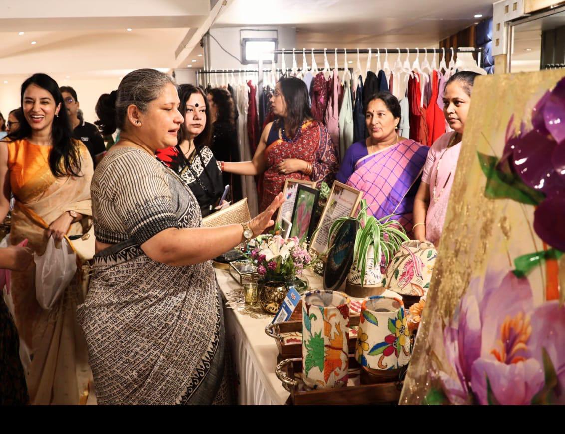 IaSouthern's tweet image. "स्वावलंबन से सशक्तिकरण"
The Ensemble Exhibition – organised at #TheResidencyClubPune was visited by Regional Vice President #AWWA , Mrs. Punita Jain.
In the exhibition, AWWA proudly showcased their talent of the Entrepreneurs through a dedicated corner of Dakshini Darpan : an…