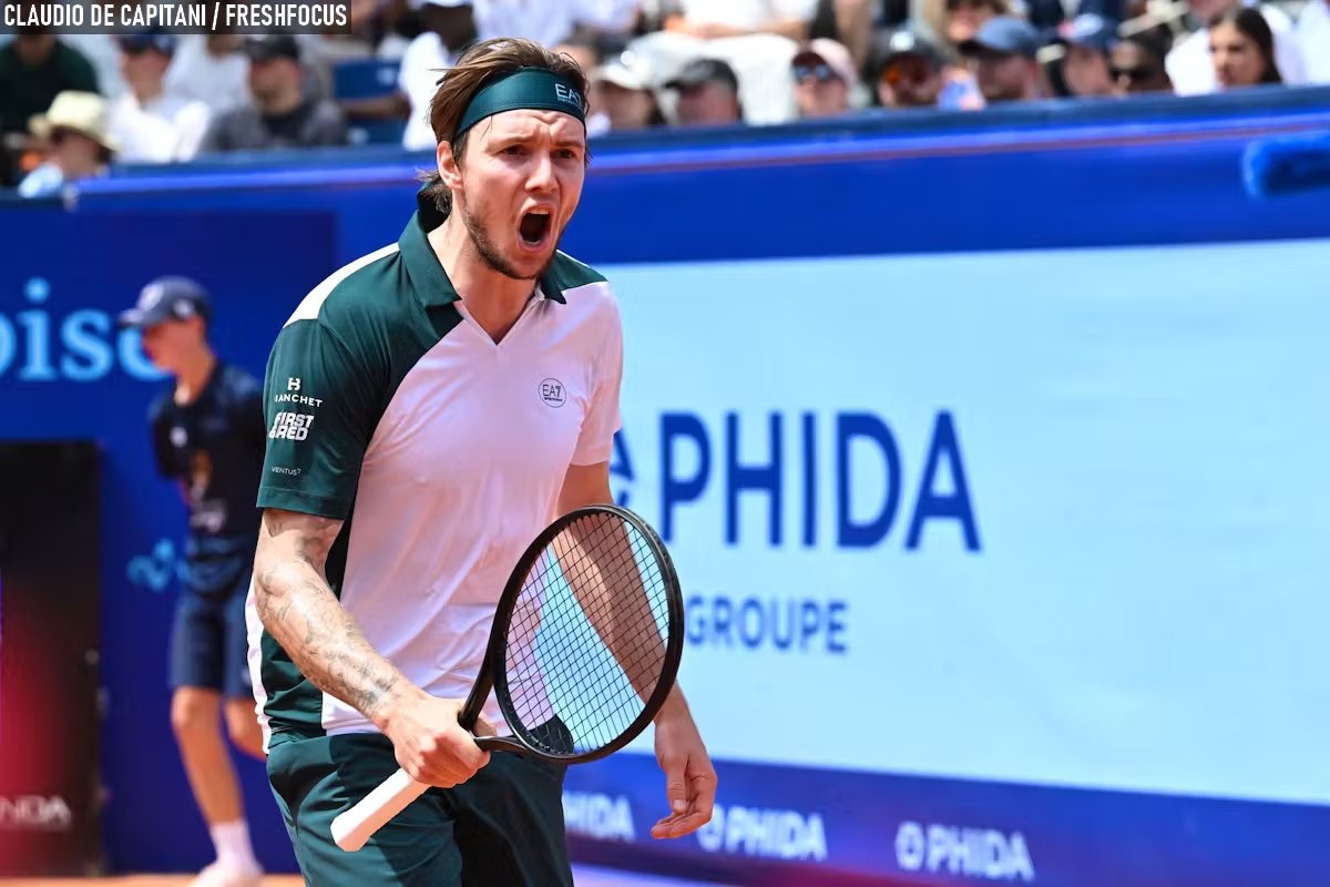 JeuSetMaths's tweet image. 📊 Ils sont en activité et ont remporté au moins un titre ATP sur dur 🔵, sur terre battue 🟠 et sur gazon 🟢 :
🇷🇸 Novak Djokovic
🇭🇷 Marin Cilic
🇧🇬 Grigor Dimitrov
🇪🇸 Roberto Bautista Agut
🇫🇷 Lucas Pouille
🇬🇷 Stefanos Tsitsipas
🇭🇷 Borna Coric
🇮🇹 Lorenzo Sonego
🇷🇺 Daniil Medvedev…