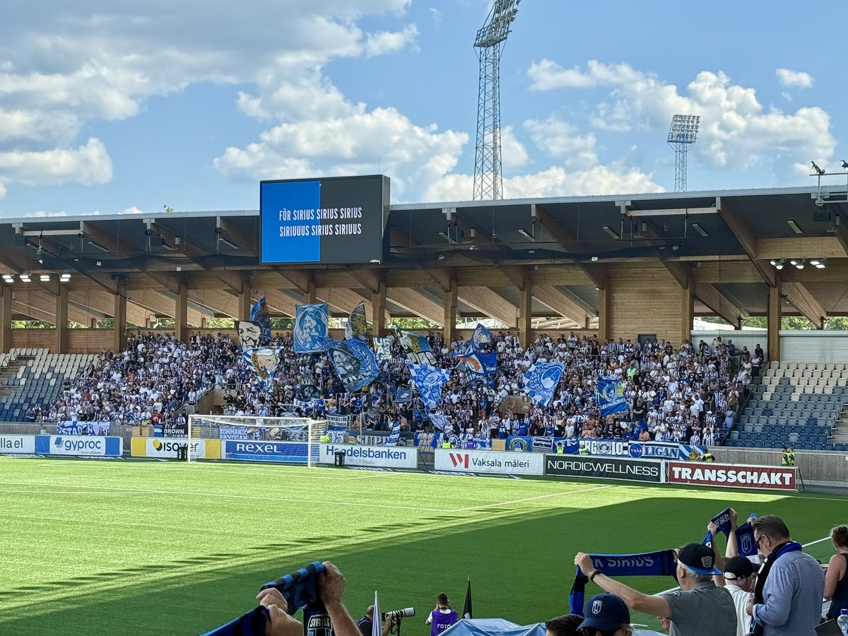 #sirius-#ifkgbg.

Omkring 1 100 blåvita supportrar på bortastå (samt ytterligare 300-400 på sittplats).