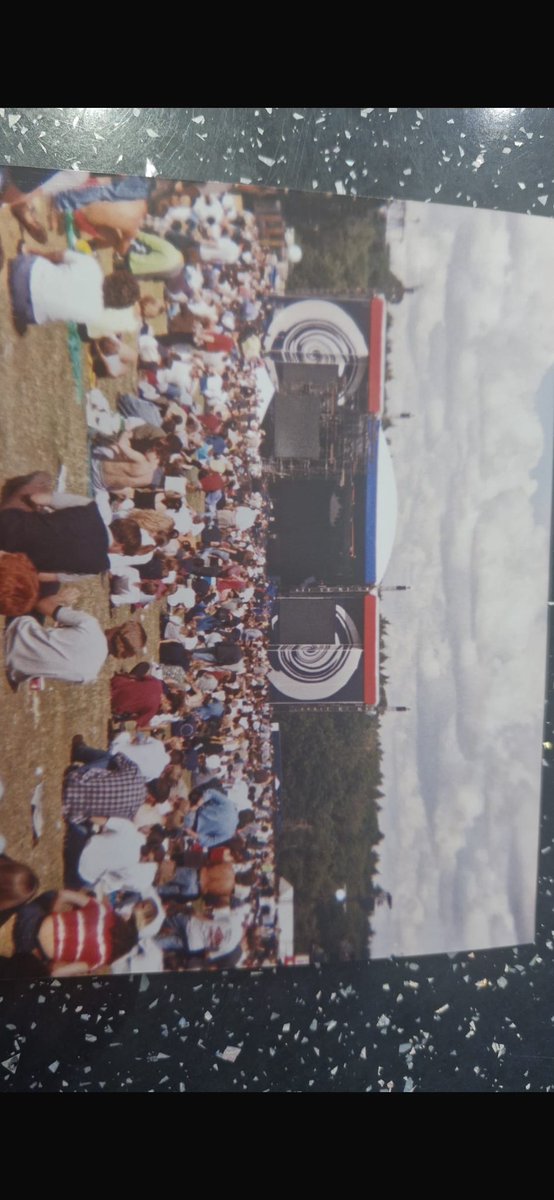 tommythelips's tweet photo. @Tim_Burgess @aMAXIMUMhigh That’s when I fell in love with the charlatans https://t.co/wDIpJI5h3X