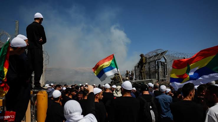UPAkademisi (@upakademisi) on Twitter photo İSRAİL’İN SURİYE POLİTİKASI: DÜRZİ-BEDEVİ ÇATIŞMASI VE AZINLIK STRATEJİSİ <a href="/ManiogluOguzhan/">Genç Demokrat</a> - politikaakademisi.org/2025/07/20/isr… İSRAİL’İN SURİYE POLİTİKASI: DÜRZİ-BEDEVİ ÇATIŞMASI VE AZINLIK STRATEJİSİ <a href="/ManiogluOguzhan/">Genç Demokrat</a> - politikaakademisi.org/2025/07/20/isr…