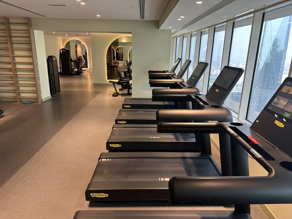 ARafayGadit's tweet image. Confession time.. went to the gym 7 times in last 9 days 🥺 let’s pump it 😂
