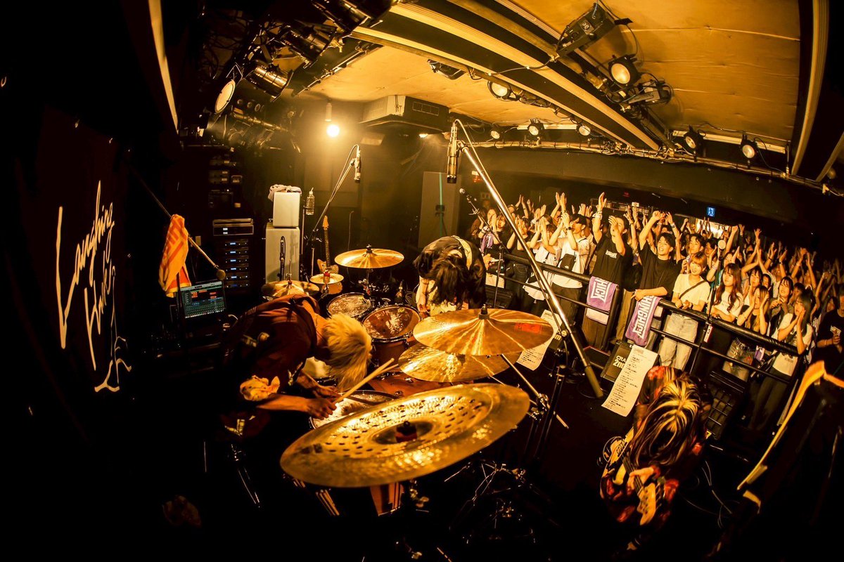 Laughing_Hick's tweet image. 【 RACCOON DOG TOUR 岡山編 】
大切な思い出のライブハウス"CRAZY MAMA 2nd"で初めての岡山ワンマンができたこと。とても嬉しかった。ここから俺たちの物語が始まるね、またやろうぜ岡山!!!
ホリウチコウタ