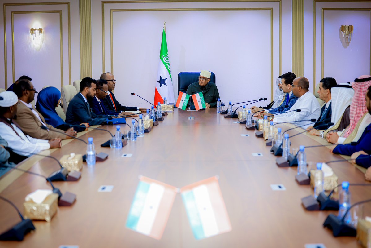 Presidencysl_'s tweet image. Somaliland: President Irro Engages Arab-African Economic Council on Investment and Cooperation
Press Statement
Hargeisa – 20 July 2025
His Excellency Dr. Abdirahman Mohamed Abdillahi (Irro), President of the Republic of Somaliland, today received at the Presidential Palace a…